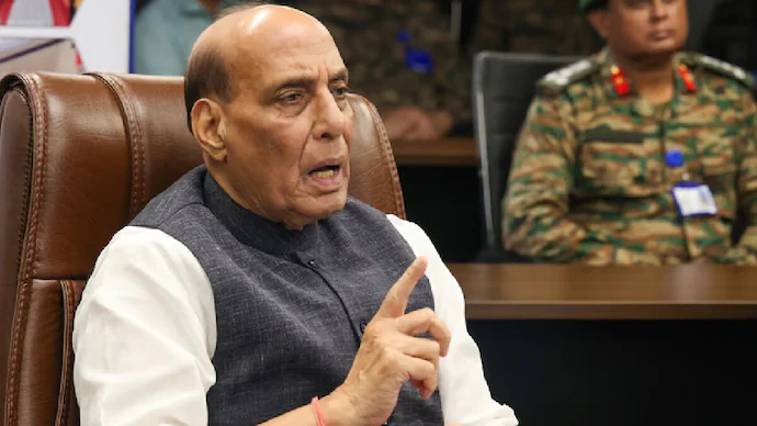 रूस जाएंगे राजनाथ सिंह: नौसेना के लिए लाएंगे नया जंगी जहाज INS तुशिल
