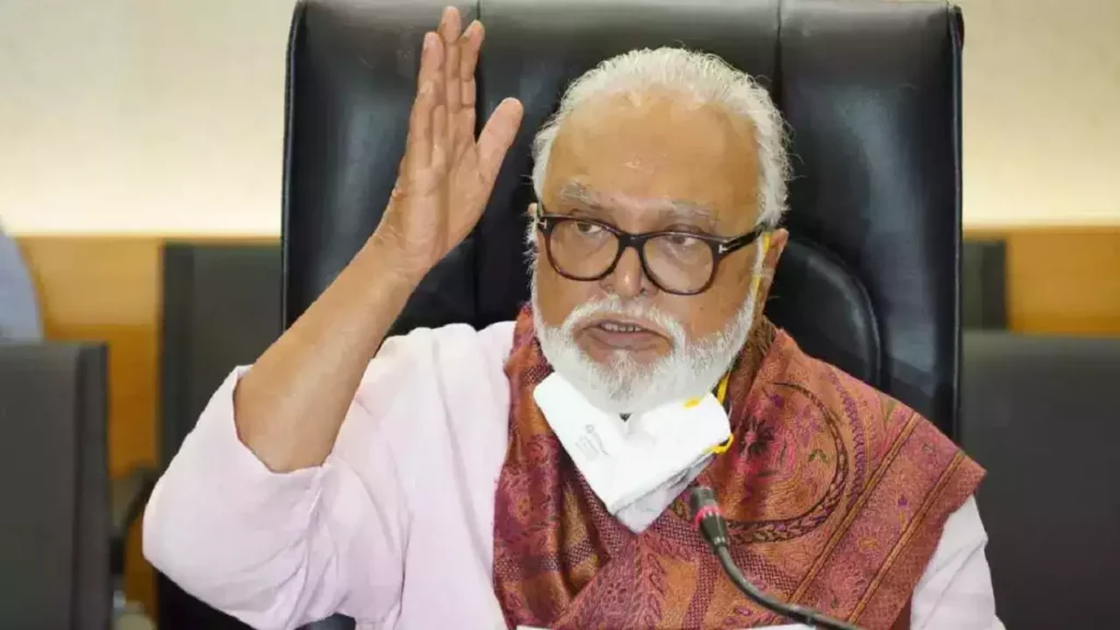 महाराष्ट्र में महायुति: जीत आसान, सरकार बनाना मुश्किल; भुजबल का बागी तेवर