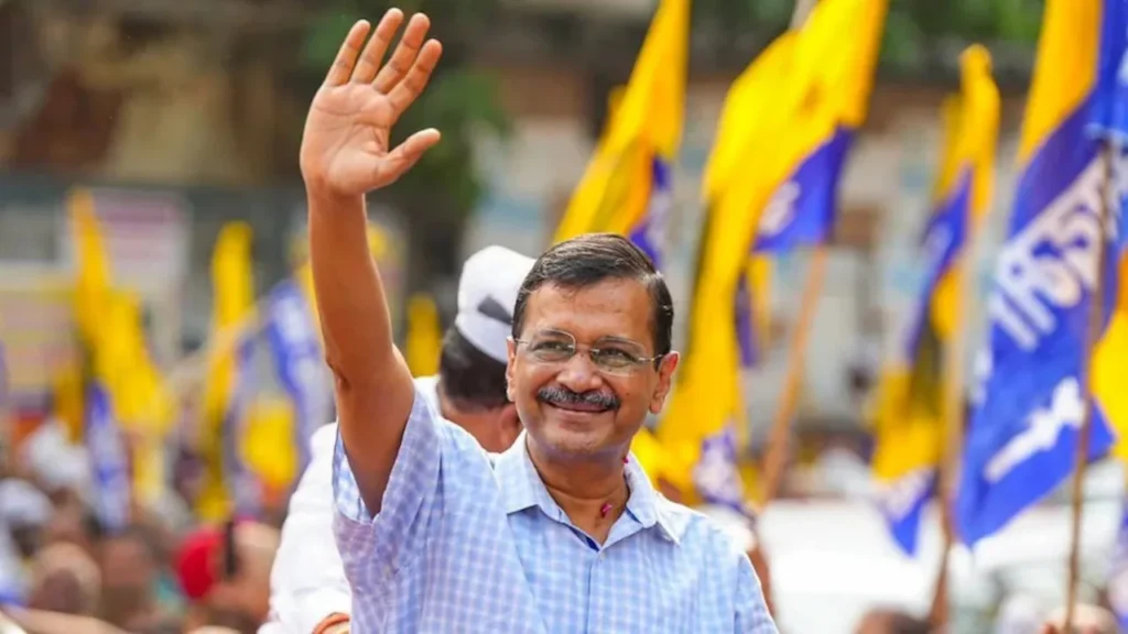 दिल्ली में आम आदमी पार्टी के टिकट बंटवारे पर असंतोष, कई विधायक बीजेपी और कांग्रेस के संपर्क में