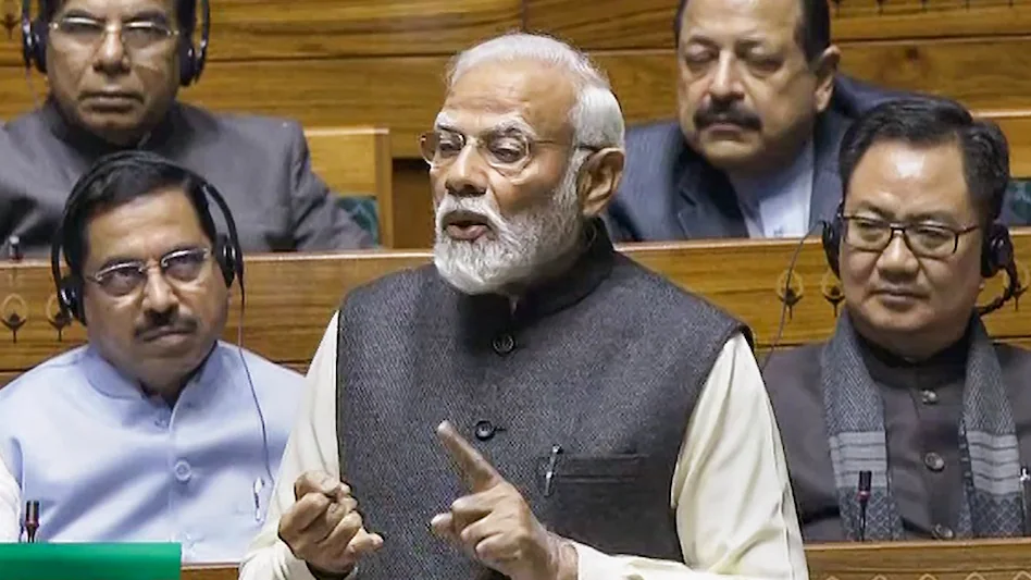 संविधान के 75 साल पूरे, संसद में चर्चा के बीच आज पीएम मोदी और राहुल गांधी देंगे जवाब