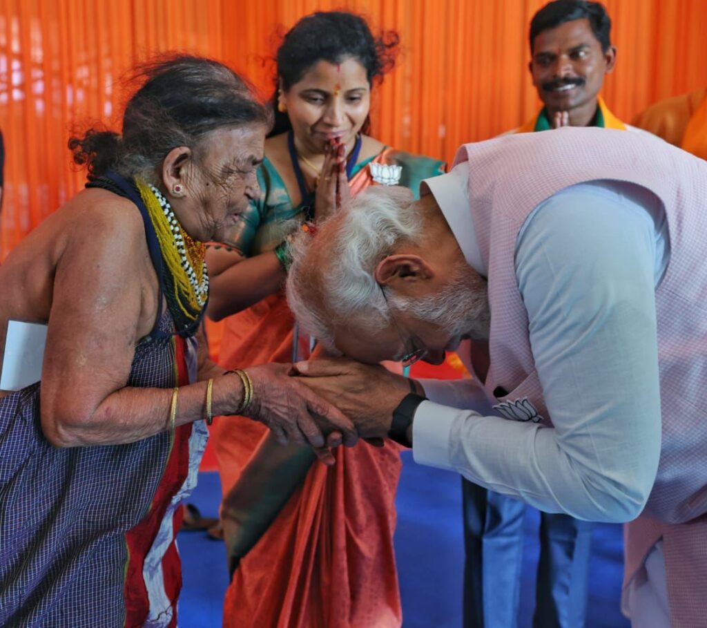 प्रधानमंत्री ने श्रीमती तुलसी गौड़ा के निधन पर शोक व्यक्त किया