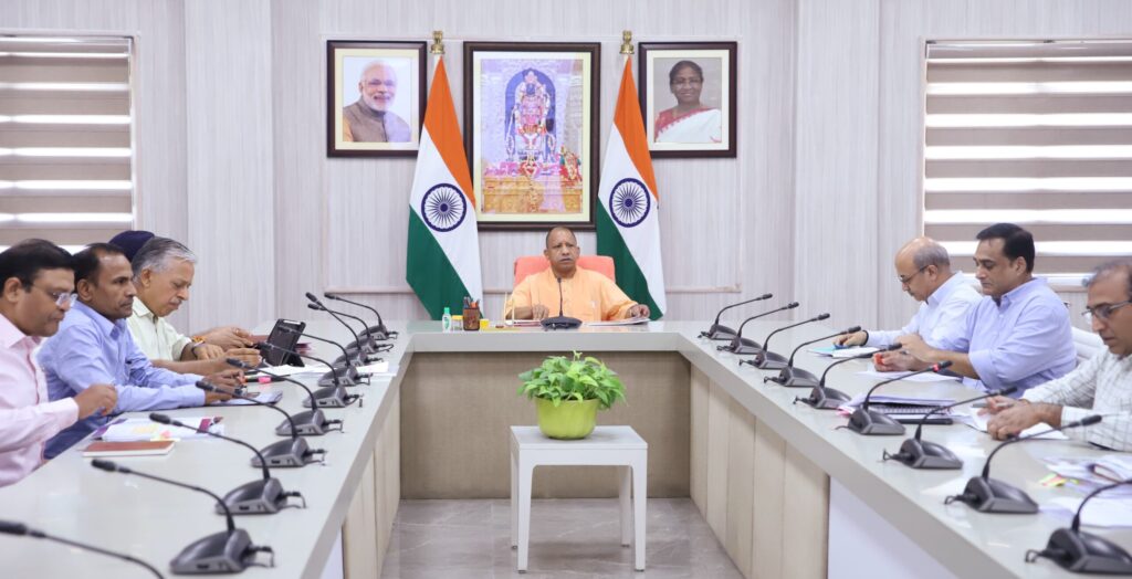 मुख्यमंत्री योगी आदित्यनाथ ने खनन विभाग की समीक्षा बैठक में दिए सख्त निर्देश, राजस्व बढ़ाने पर जोर