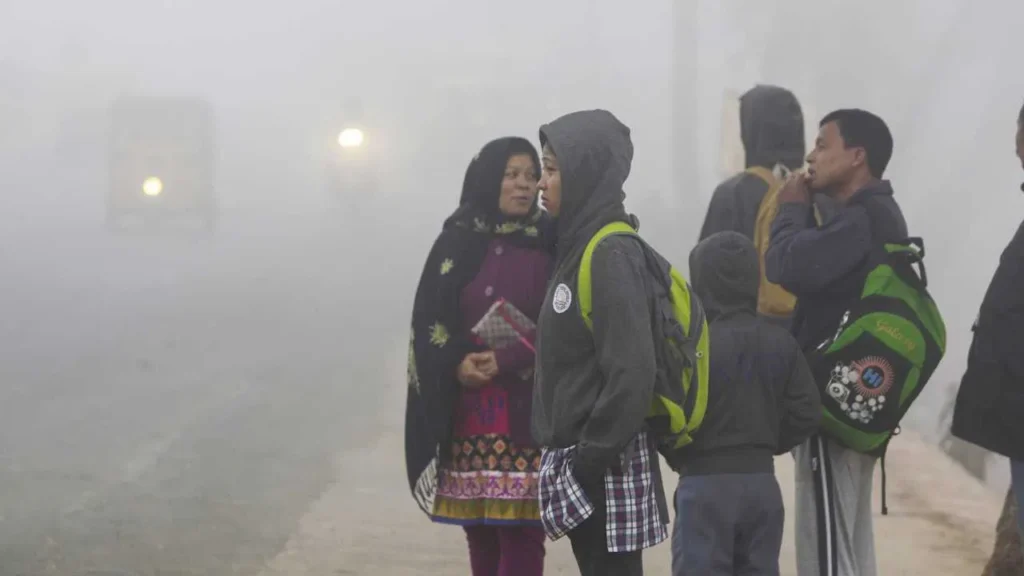 दिल्ली-एनसीआर और आसपास के इलाकों में ठंड बढ़ने की संभावना, शीतलहर और घने कोहरे का अनुमान