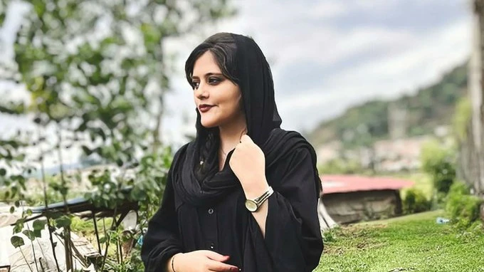 “फ्लावर हैं महिलाएं…” खामेनेई के बयान पर इजरायल का करारा जवाब, पोस्ट की यह खास तस्वीर