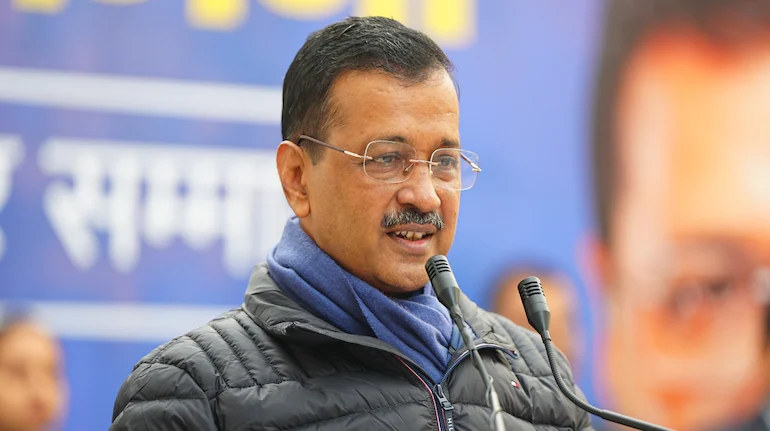 दिल्ली में केजरीवाल के खिलाफ जनता का गुस्सा: हार की आहट से बौखलाहट और खराब भाषा