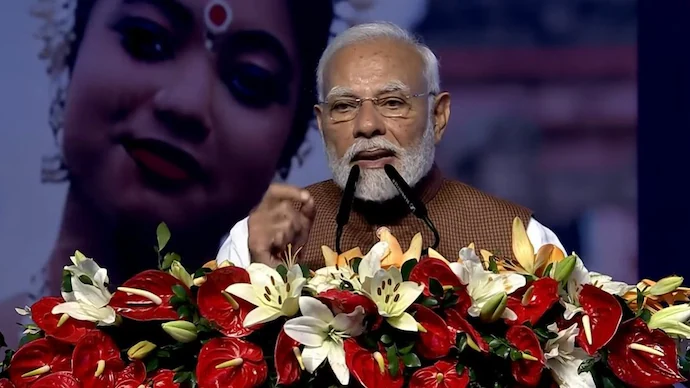 21वीं सदी का भारत अद्भुत गति और पैमाने पर प्रगति कर रहा है: प्रधानमंत्री नरेंद्र मोदी