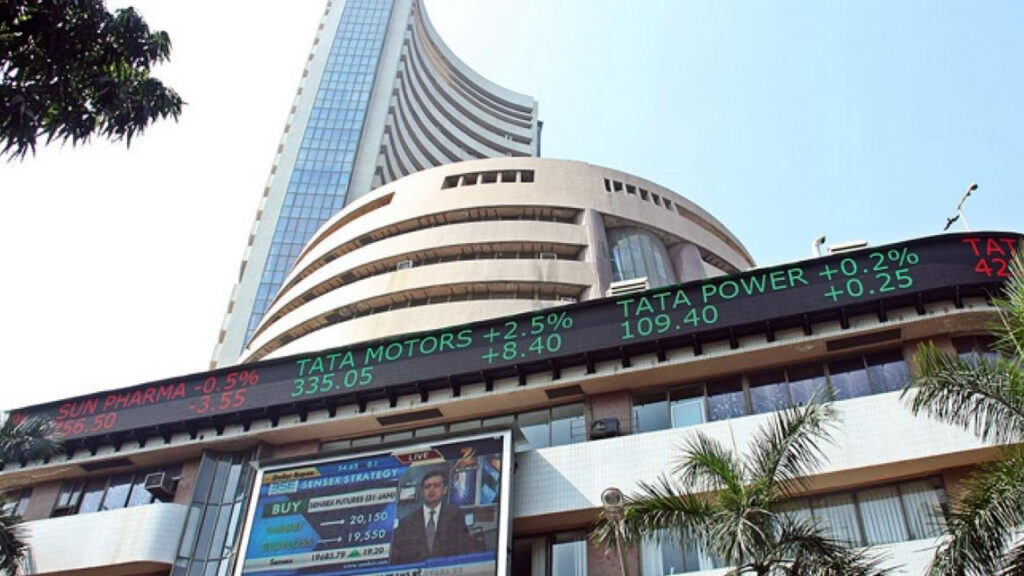 Stock Market: साल के पहले दिन, पहला सेशन… ग्रीन दिखाकर लाल हो गया शेयर बाजार
