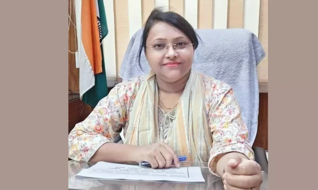 मथुरा की DPRO किरण चौधरी रिश्वत लेते गिरफ्तार, विजिलेंस टीम ने घर से पकड़ा!