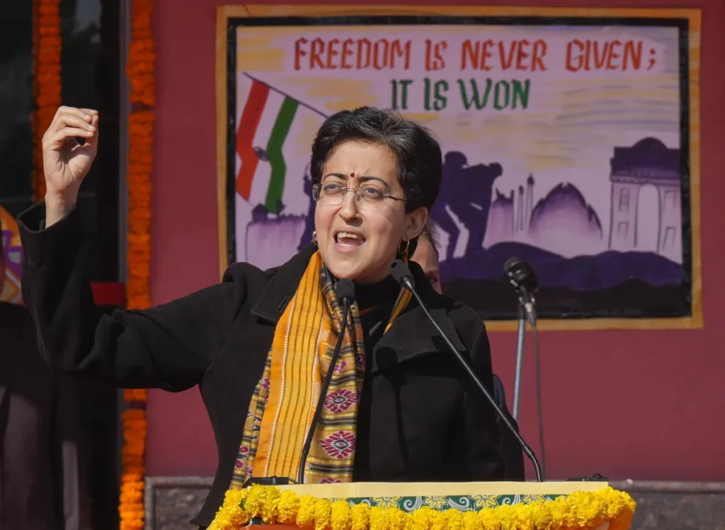 दिल्ली चुनाव 2025: मुख्यमंत्री आतिशी पर आचार संहिता उल्लंघन का मामला दर्ज, समर्थक पर पुलिसकर्मी को थप्पड़ मारने का आरोप
