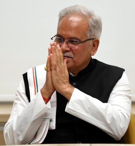 महादेव सट्टा केस: पूर्व मुख्यमंत्री भूपेश बघेल और 4 आईपीएस अफसरों के ठिकानों पर CBI का छापा