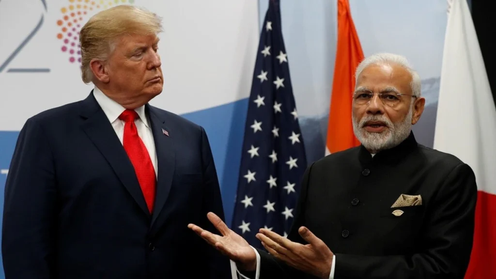 डोनाल्ड ट्रम्प की टैरिफ दीवानगी पर क्यों भारत हाय-तौबा नहीं मचा रहा है?