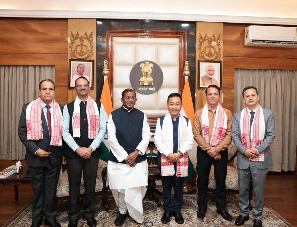 सिक्किम मुख्यमंत्री प्रेम सिंह तामांग ने असम गवर्नर लक्ष्मण प्रसाद आचार्य से की मुलाकात सिक्किम मुख्यमंत्री प्रेम सिंह तामांग ने असम गवर्नर लक्ष्मण प्रसाद आचार्य से की मुलाकात