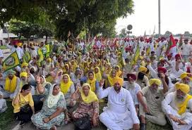 पंजाब में किसान आंदोलन: चंडीगढ़ की ओर कूच और प्रशासन की तगड़ी तैयारी