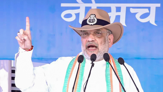 दिल्ली से श्रीनगर के लिए रवाना हुए केंद्रीय गृह मंत्री अमित शाह, आतंकियों के खिलाफ बड़ी कार्रवाई के संकेत!