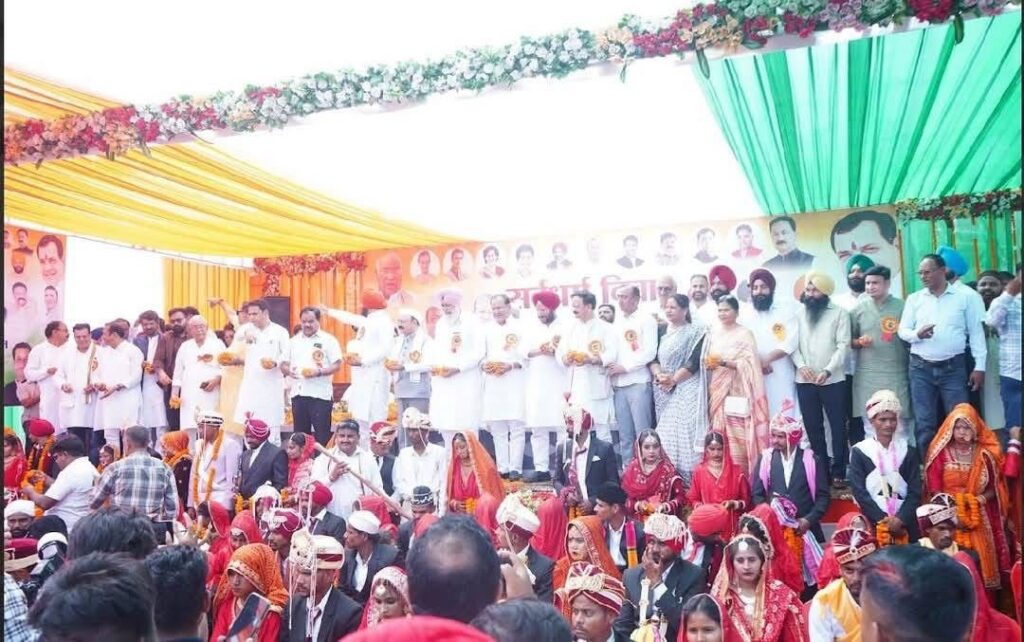 बाजपुर में हुआ 51 जोड़ों का सर्वधर्म विवाह: कांग्रेस ने दी सामाजिक सौहार्द की मिसाल बाजपुर में हुआ 51 जोड़ों का सर्वधर्म विवाह: कांग्रेस ने दी सामाजिक सौहार्द की मिसाल