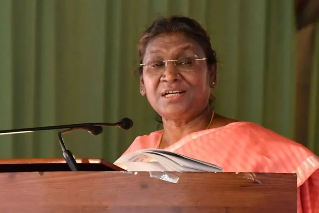 जम्मू-कश्मीर आतंकी हमले के बाद राष्ट्रपति मुर्मू का असम दौरा स्थगित जम्मू-कश्मीर आतंकी हमले के बाद राष्ट्रपति मुर्मू का असम दौरा स्थगित