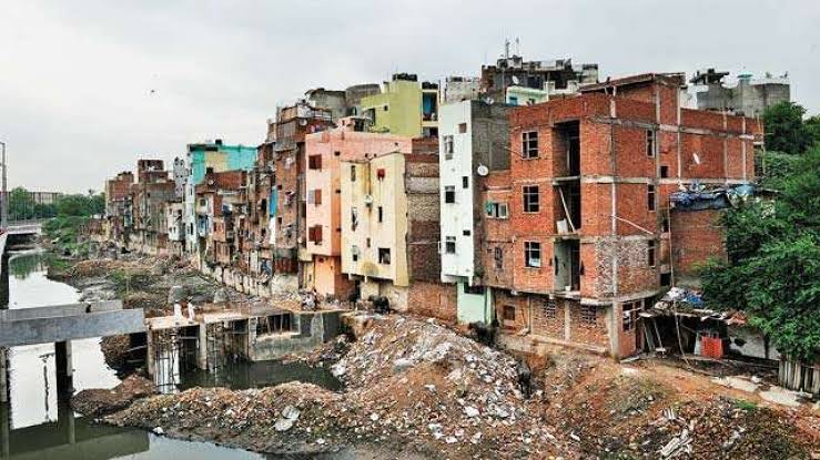 दिल्ली की अनधिकृत कॉलोनियाँ: चुनावी वादों के बीच जीवन स्तर में सुधार की उम्मीद दिल्ली की अनधिकृत कॉलोनियाँ: चुनावी वादों के बीच जीवन स्तर में सुधार की उम्मीद