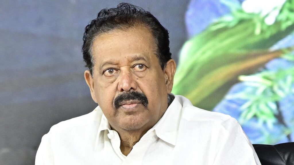 तमिलनाडु में राजनीतिक भूचाल: MK स्टालिन ने कड़ी कार्रवाई करते हुए वन मंत्री K. पोन्मुडि को DMK के उप महासचिव पद से हटाया, विवादित बयान पर मचा बवाल तमिलनाडु में राजनीतिक भूचाल: MK स्टालिन ने कड़ी कार्रवाई करते हुए वन मंत्री K. पोन्मुडि को DMK के उप महासचिव पद से हटाया, विवादित बयान पर मचा बवाल