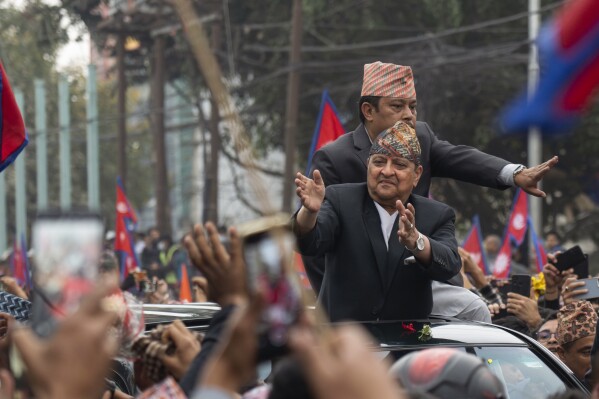 नेपाल में राजशाही समर्थक हिंसा के प्रमुख आरोपी दुर्गा प्रसाद की गिरफ्तारी, असम पुलिस ने निभाई महत्वपूर्ण भूमिका नेपाल में राजशाही समर्थक हिंसा के प्रमुख आरोपी दुर्गा प्रसाद की गिरफ्तारी, असम पुलिस ने निभाई महत्वपूर्ण भूमिका