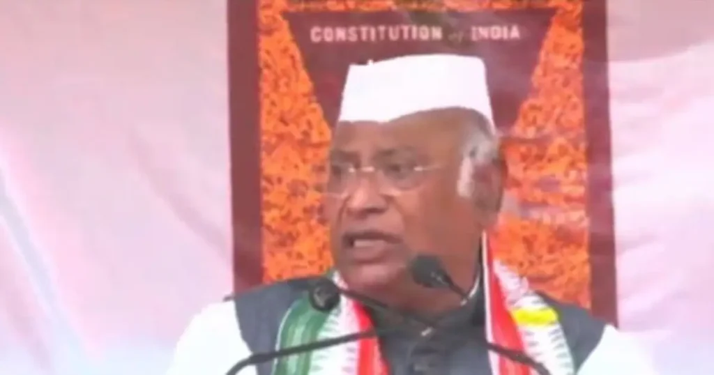 मल्लिकार्जुन खड़गे की बक्सर की जनसभा में नहीं जुटी भीड़, जिलाध्यक्ष मनोज कुमार पांडे सस्पेंड — कांग्रेस कार्यकर्ताओं में नाराज़गी और हताशा मल्लिकार्जुन खड़गे की बक्सर की जनसभा में नहीं जुटी भीड़, जिलाध्यक्ष मनोज कुमार पांडे सस्पेंड — कांग्रेस कार्यकर्ताओं में नाराज़गी और हताशा