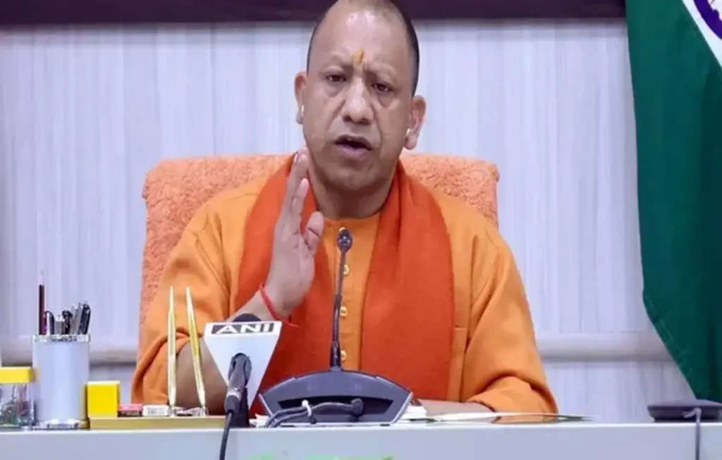 कैसे CM योगी आदित्यनाथ ने “बीमारू” से “विकासशील” उत्तर प्रदेश की नई कहानी लिखी