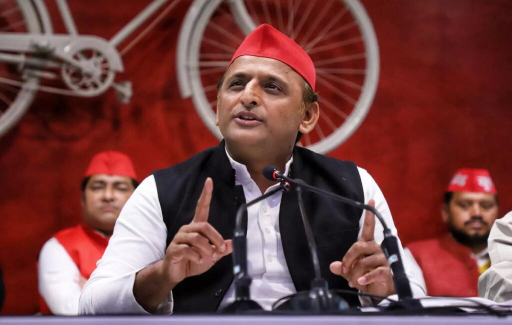 योगी पर कटाक्ष नहीं, हार की चिढ़ थी अखिलेश की टिप्पणी: जनता के समर्थन से बौखलाया विपक्ष