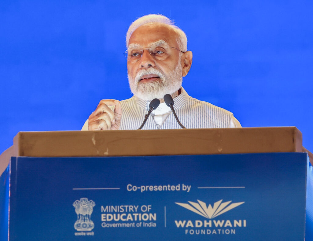 प्रधानमंत्री मोदी का तीन राज्यों का दौरा: केरल में विजिंजम पोर्ट और मुंबई में WAVES 2025 शिखर सम्मेलन का उद्घाटन प्रधानमंत्री मोदी का तीन राज्यों का दौरा: केरल में विजिंजम पोर्ट और मुंबई में WAVES 2025 शिखर सम्मेलन का उद्घाटन