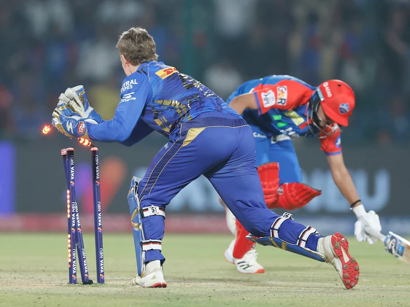IPL 2025: प्लेऑफ की रेस में धमाल! तीन टीमें फाइनल, चौथी के लिए दिल्ली-मुंबई में घमासान! ये हैं ताज़ा समीकरण