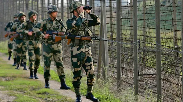 “सीमा पर जंग के हालात! पाकिस्तान की नापाक साजिशों पर भारत का करारा पलटवार”