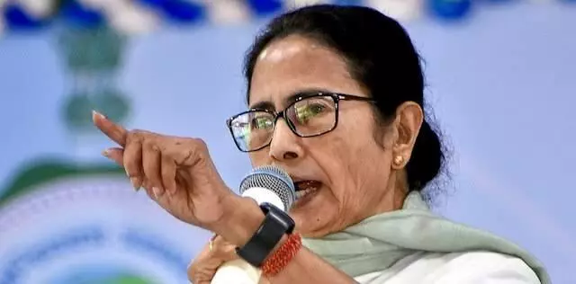 राजनीतिक रंग में डूबी ममता बनर्जी की बयानबाज़ी: देशहित या सत्ता की ललक? राजनीतिक रंग में डूबी ममता बनर्जी की बयानबाज़ी: देशहित या सत्ता की ललक?