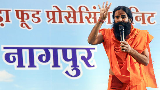 शरबत जिहाद’ टिप्पणी के बाद बाबा रामदेव को अदालत की फटकार, अवमानना नोटिस पर विचार”