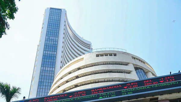 सेंसेक्स 279 अंकों की बढ़त के साथ, निफ्टी 24,400 के पार; टाटा मोटर्स, एसबीआई और एवेन्यू सुपरमार्ट्स पर निवेशकों की नजरें