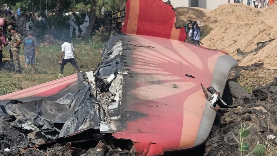 जब उड़ान बनी निशाना! एयर इंडिया के ड्रीमलाइनर में ‘रक्षा प्रणाली’ कैसे फेल हुई? जब उड़ान बनी निशाना! एयर इंडिया के ड्रीमलाइनर में ‘रक्षा प्रणाली’ कैसे फेल हुई?