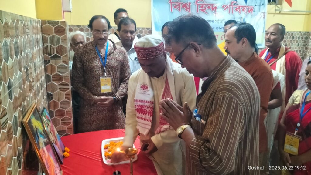 अंबुबाची महायोग के अवसर पर विश्व- हिंदू परिषद द्वारा नि:शुल्क स्वास्थ्य सेवा शिविर का आयोजन अंबुबाची महायोग के अवसर पर विश्व- हिंदू परिषद द्वारा नि:शुल्क स्वास्थ्य सेवा शिविर का आयोजन