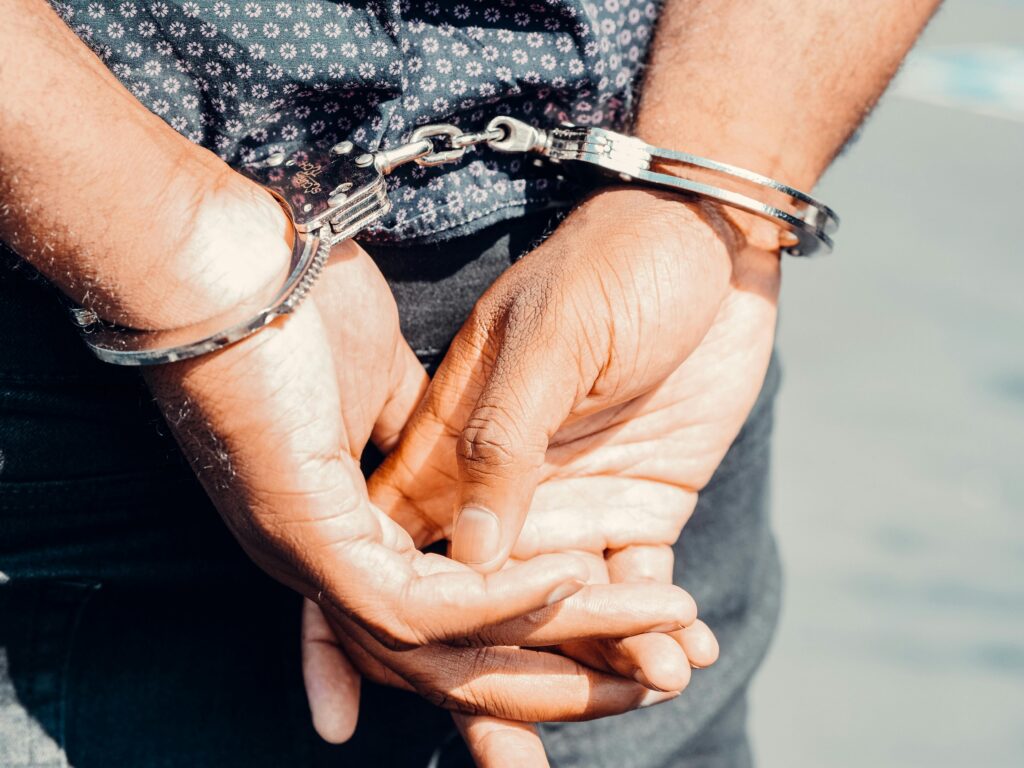 डलास — अमेरिका में बड़े पैमाने पर आव्रजन धोखाधड़ी का पर्दाफाश, पाकिस्तानी मूल के दो टेक्सास निवासी गिरफ्तार