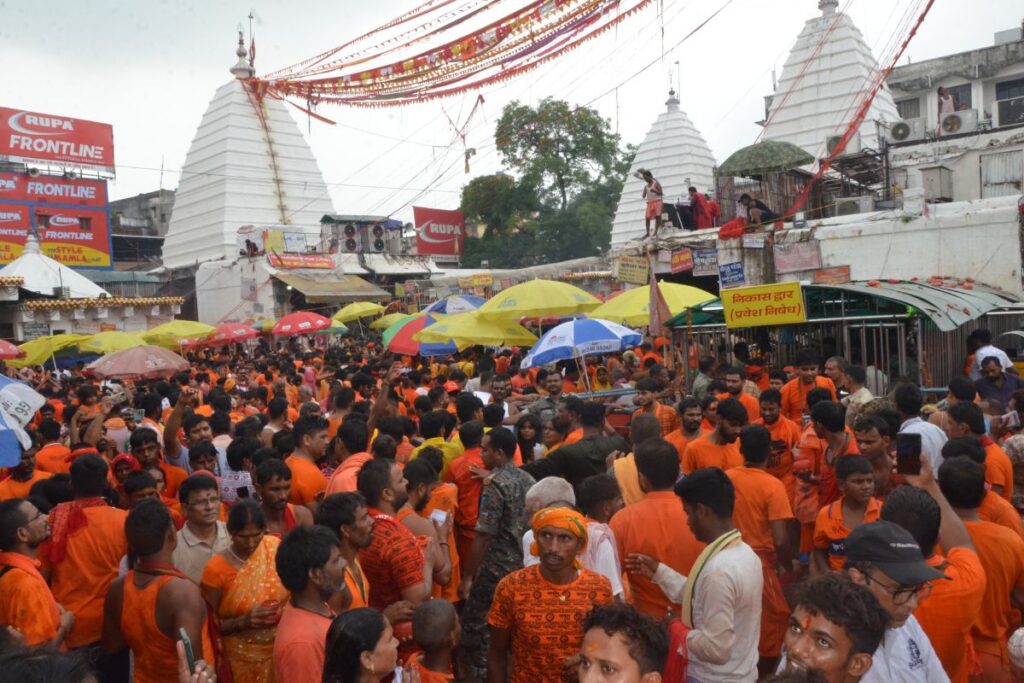 बाबा बैद्यनाथ मंदिर में ‘पैसे लेकर प्रवेश’ विवाद: जांच शुरू