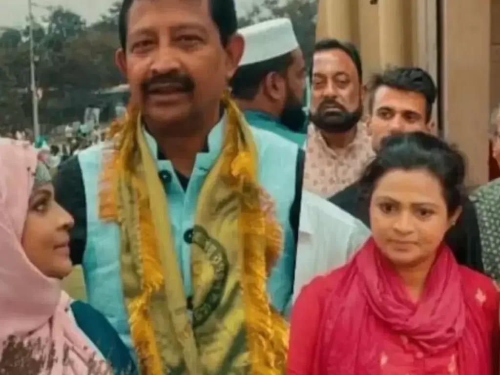 पश्चिम बंगाल में सेक्स रैकेट कांड: टीएमसी (TMC) नेताओं के साथ वायरल फोटो वाली श्वेता खान लापता, पुलिस तलाश में विफल पश्चिम बंगाल में सेक्स रैकेट कांड: टीएमसी नेताओं के साथ वायरल फोटो वाली श्वेता खान लापता, पुलिस तलाश में विफल