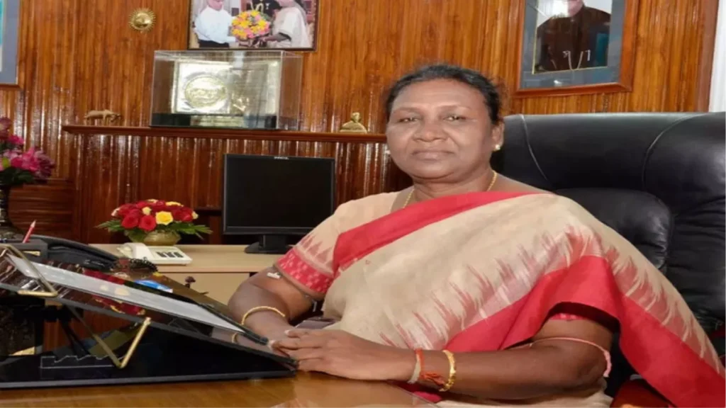 राष्ट्रपति द्रौपदी मुर्मू ने नियुक्त किए नए राज्यपाल और उपराज्यपाल राष्ट्रपति द्रौपदी मुर्मू ने नियुक्त किए नए राज्यपाल और उपराज्यपाल