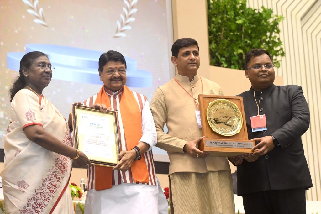 राष्ट्रपति ने किया स्वच्छ भारत अभियान के योद्धाओं का अभिनंदन