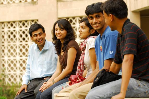 भारत में रोजगार क्रांति: 17 करोड़ नई नौकरियां, युवा बेरोजगारी घटी, महिलाओं की भागीदारी 40% पार