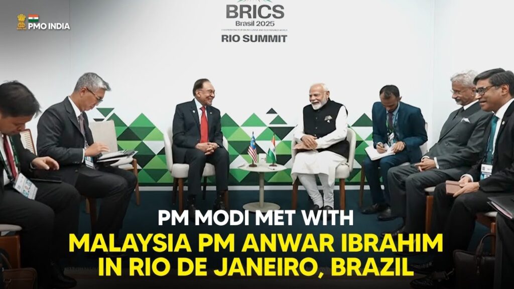 ब्रिक्स शिखर सम्मेलन में पीएम मोदी और मलेशियाई पीएम अनवर इब्राहिम की मुलाकात