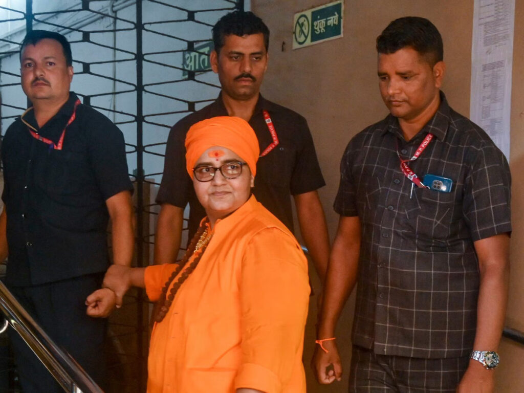 मालेगांव धमाका केस: साध्वी प्रज्ञा ठाकुर समेत सभी आरोपी बरी, एनआईए कोर्ट का फैसला