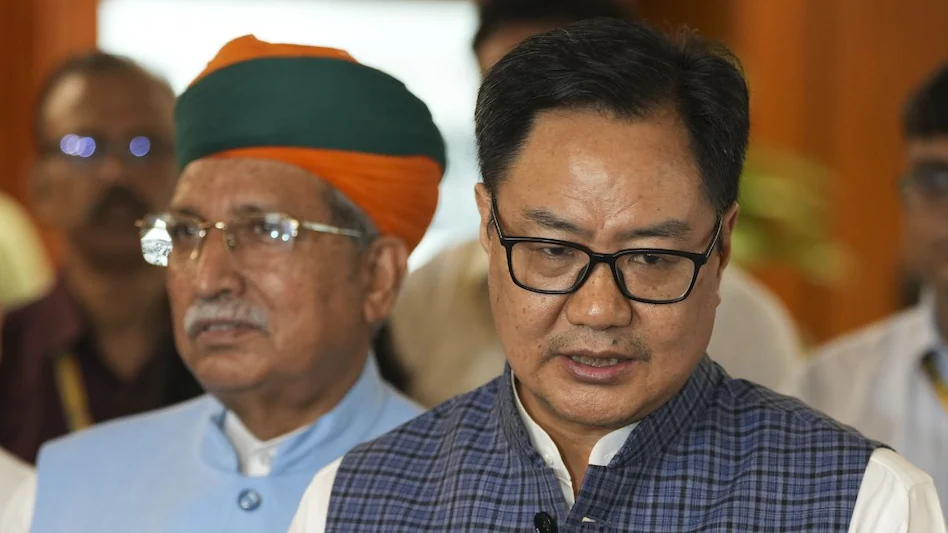 संसद सत्र: प्रमुख मुद्दों पर सरकार बहस को तैयार