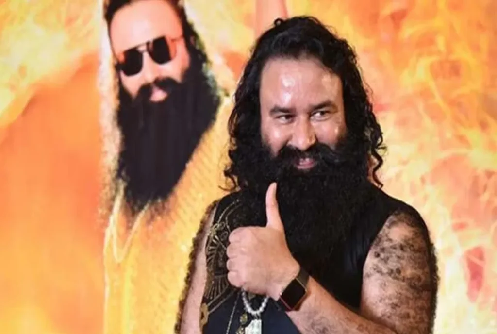 राम रहीम सिंह फिर जेल से बाहर, 40 दिन की पैरोल पर सिरसा पहुँचा राम रहीम सिंह फिर जेल से बाहर, 40 दिन की पैरोल पर सिरसा पहुँचा
