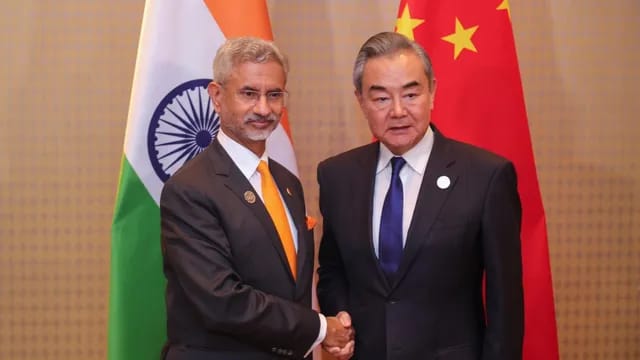 शंघाई सहयोग संगठन सम्मेलन से पूर्व चीन के विदेश मंत्री वांग यी का भारत दौरा शंघाई सहयोग संगठन सम्मेलन से पूर्व चीन के विदेश मंत्री वांग यी का भारत दौरा