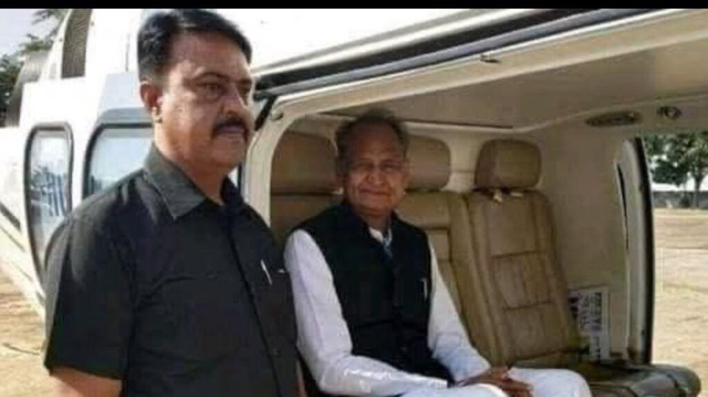 पूर्व CM अशोक गहलोत के PSO पर SI पेपर लीक का आरोप, पिता-पुत्र गिरफ्तार