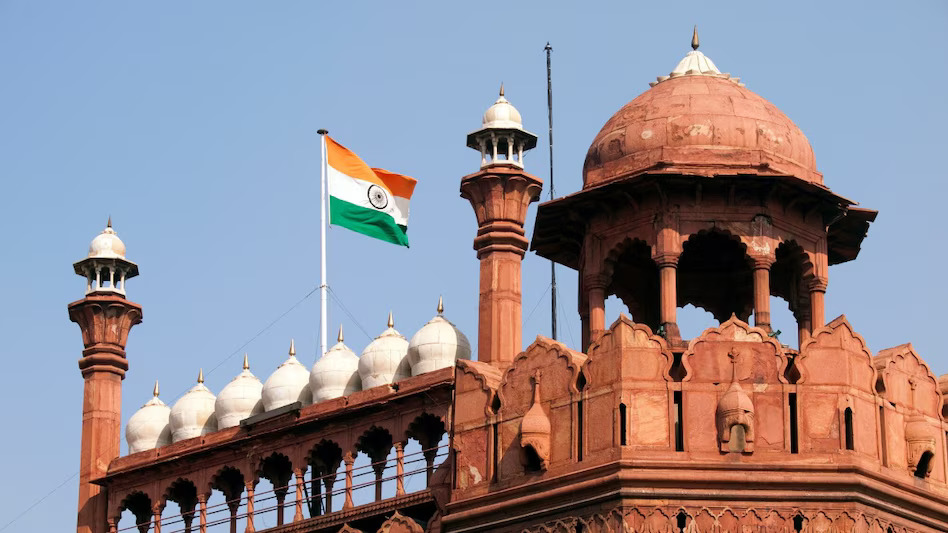 दिल्ली पुलिस की बड़ी चूक: डमी बम का पता नहीं लगा पाए 7 पुलिसकर्मी निलंबित