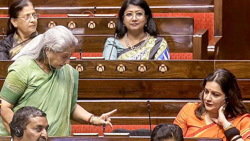 सांसद प्रियंका चतुर्वेदी का ‘वायरल पल’: संसद में दिया बयान बना सोशल मीडिया पर ट्रेंड, यूजर्स बोले-‘पार्लियामेंट डिवा’