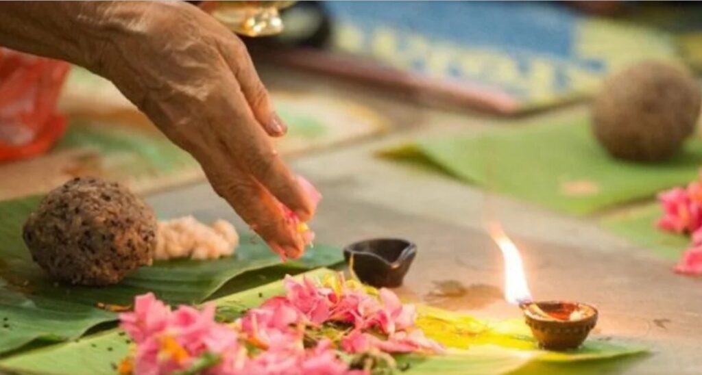 बृहत्तर भारत को जोड़ने वाली अद्भुत परंपरा: श्राद्ध