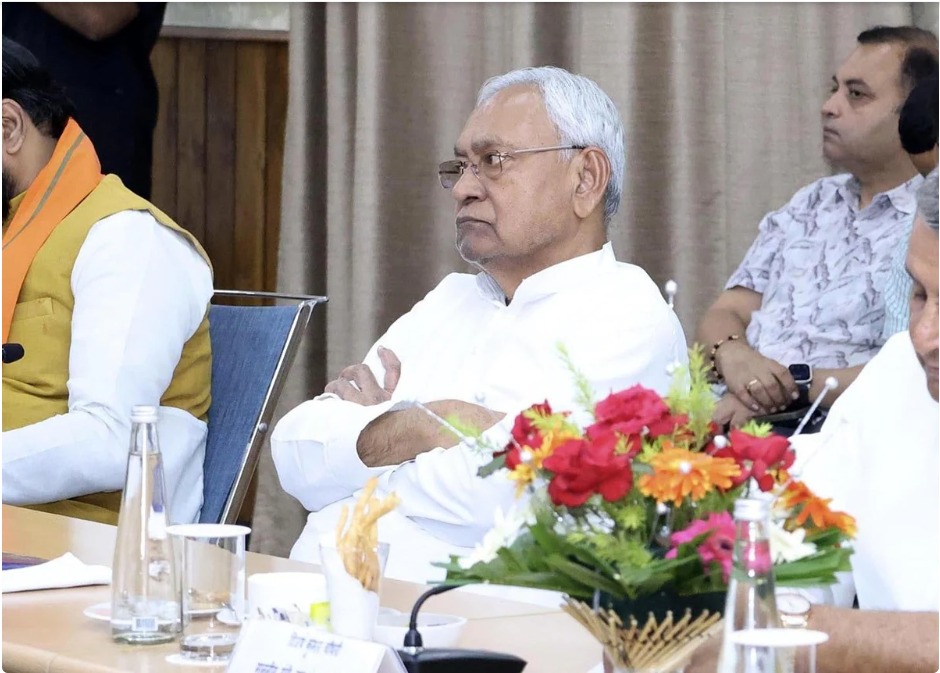 नीतीश कैबिनेट के 26 बड़े फैसले, युवाओं को नौकरी और पंचायतों में मंडप